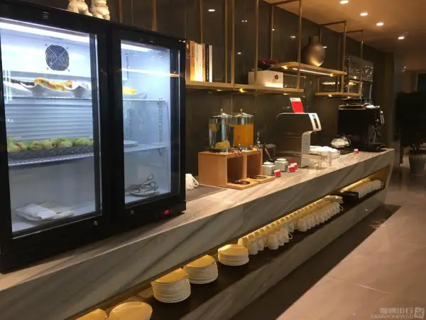 Air China First Class Lounge – photos 3