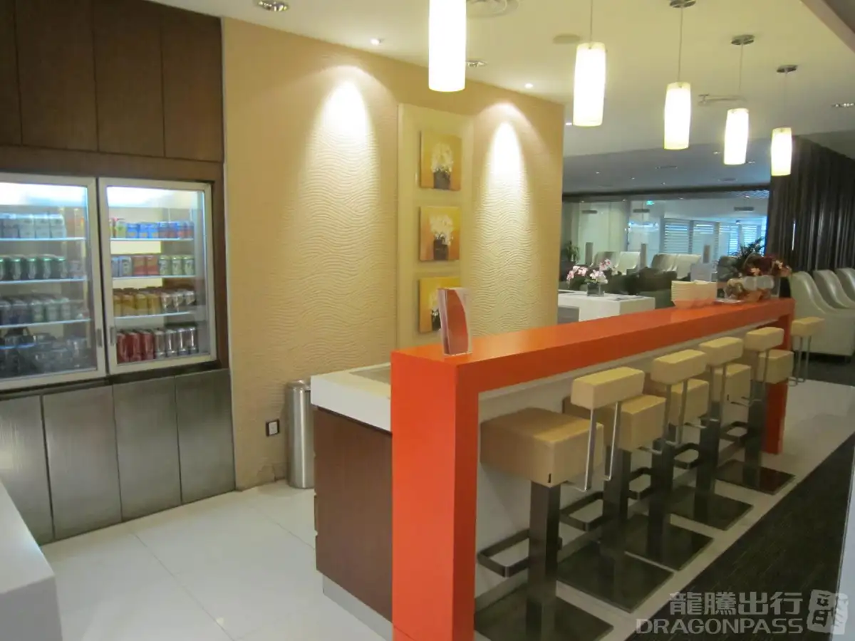 SATS Premier Lounge (T1) – photos 3
