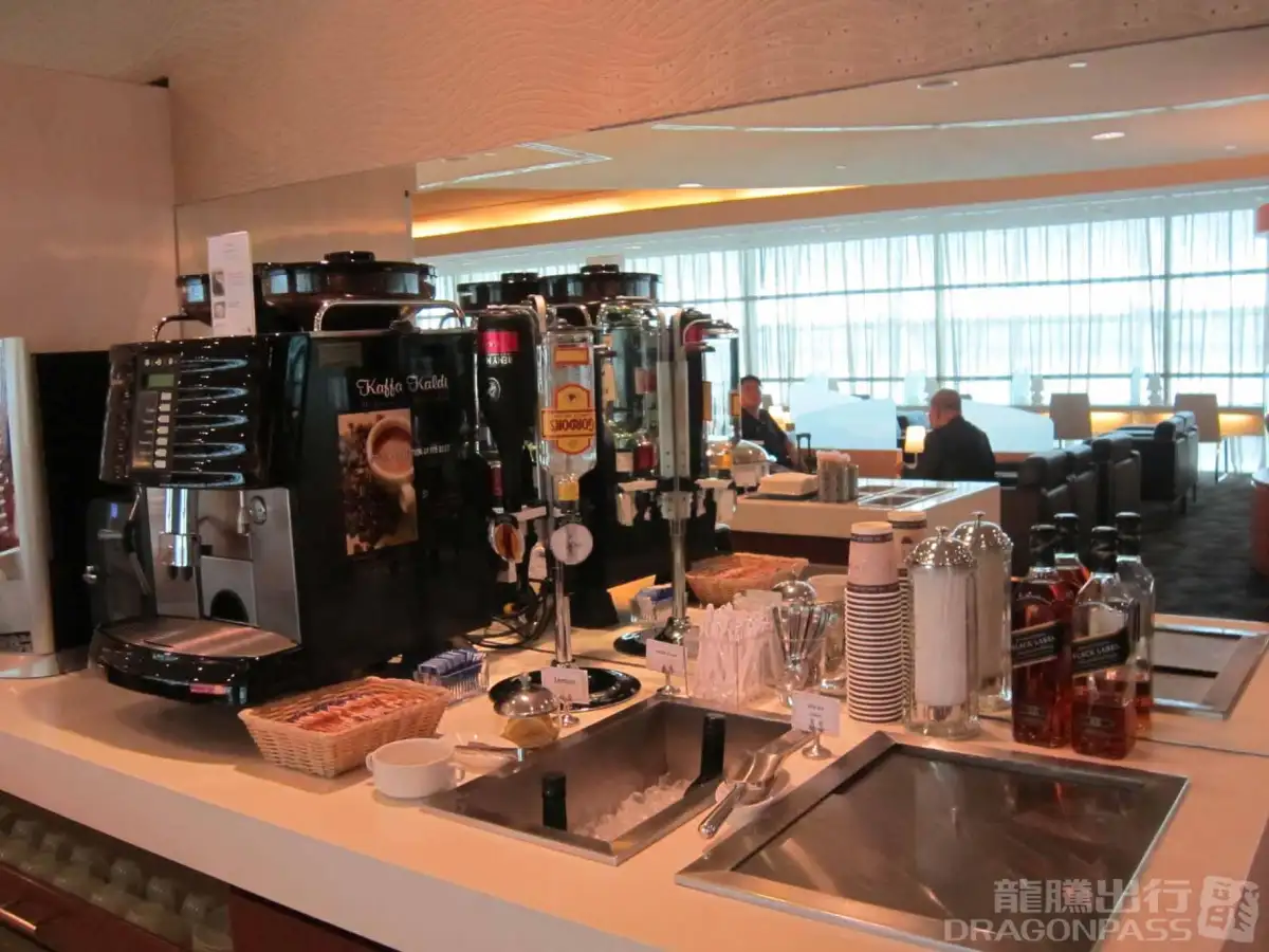 SATS Premier  Lounge (T2) – photos 3