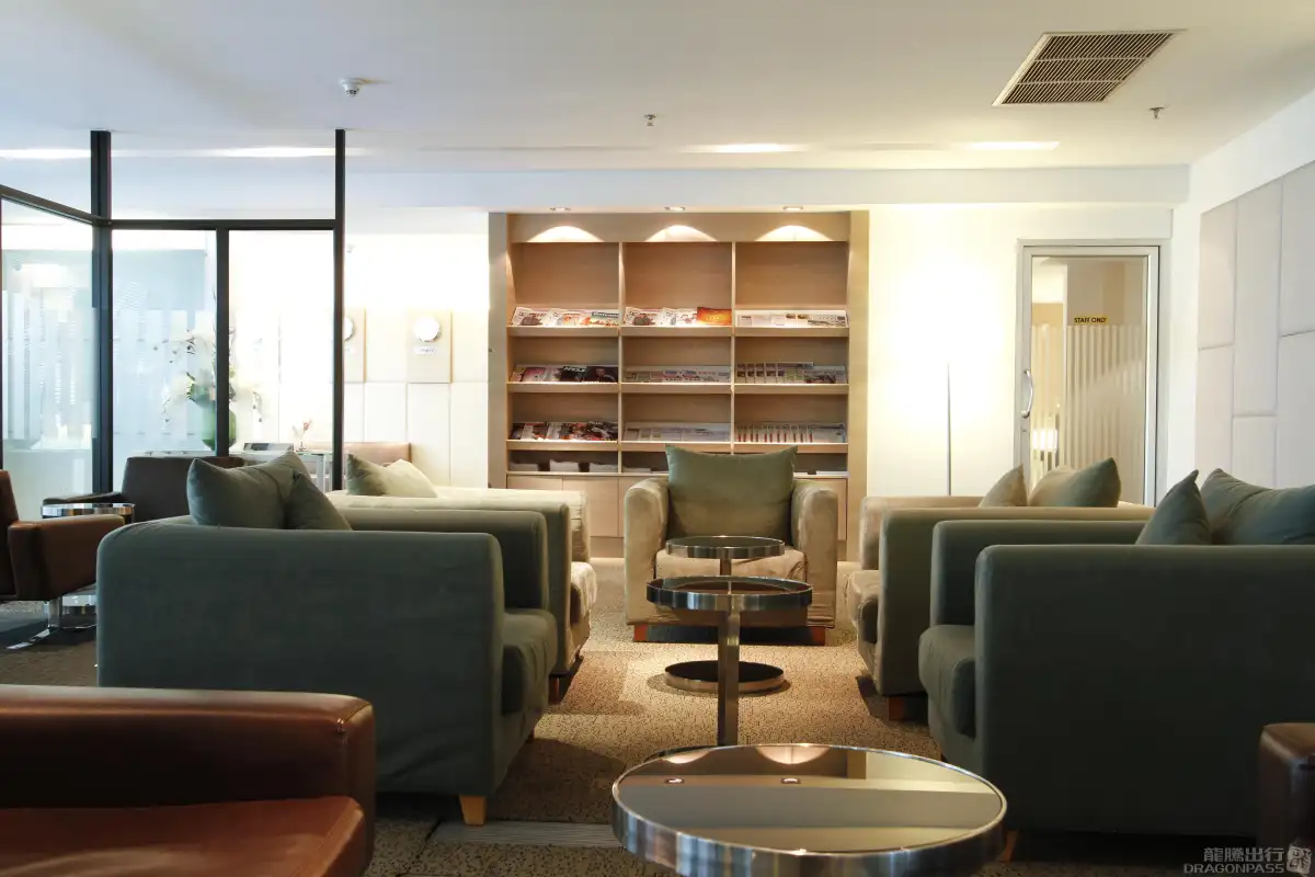 Miracle First Class Lounge – photos 1