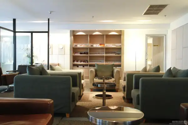 Miracle First Class Lounge - 1