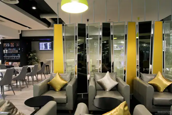 Miracle First Class Lounge – photos 3