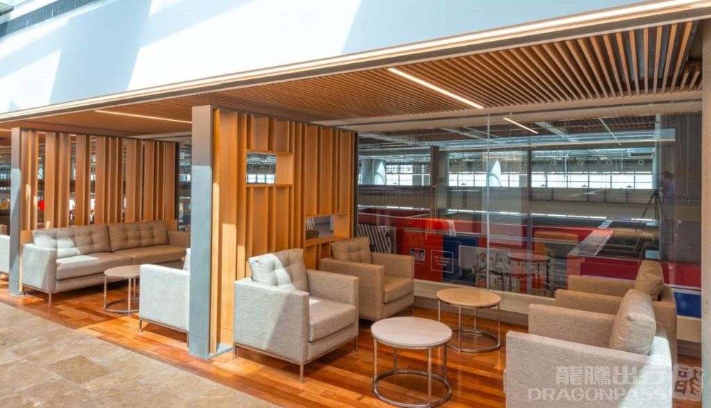 CIP Lounge atmosphere, image 8