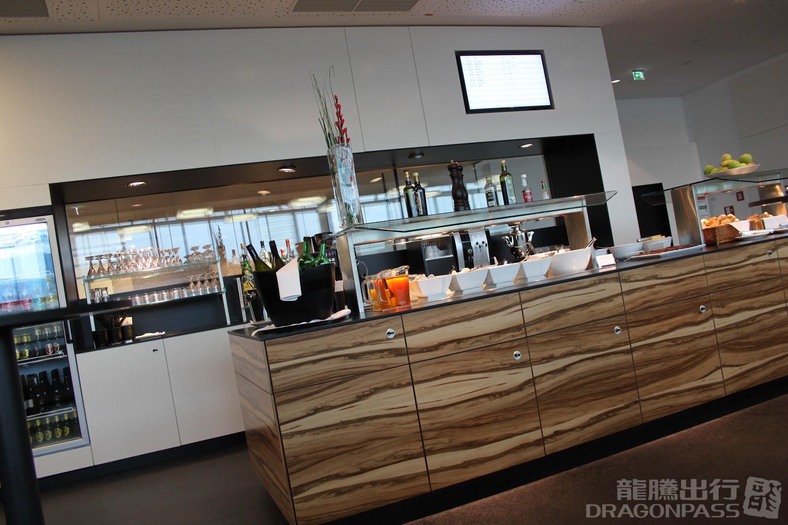 UpperDeck Lounge — seating area
