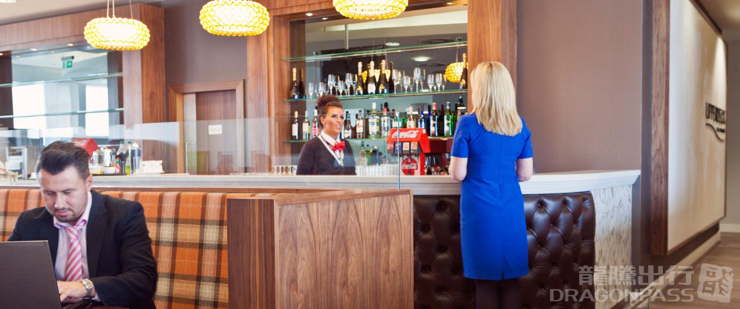 UpperDeck Lounge — food & bar