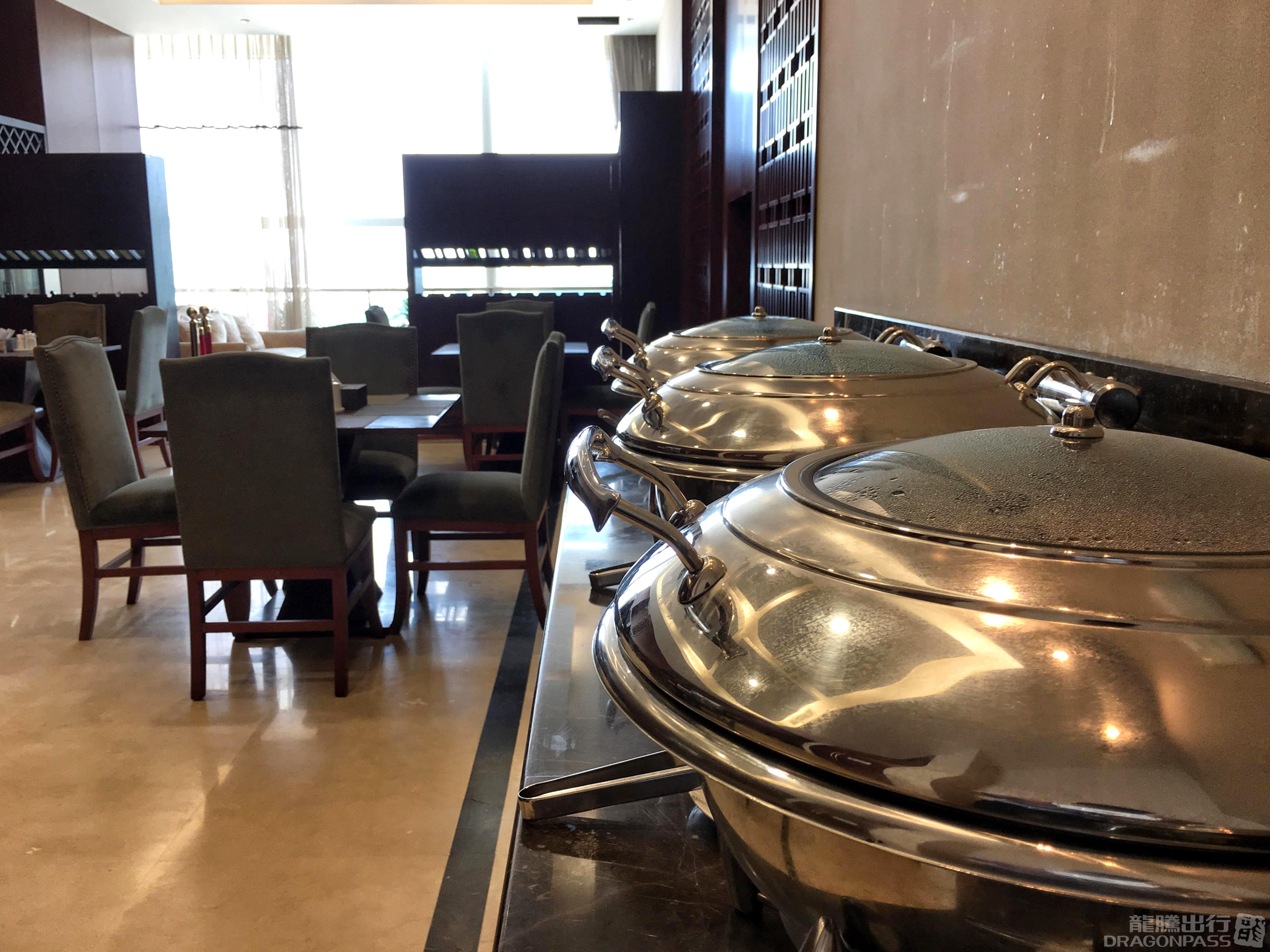 Yi Xing VIP Lounge No.6 — food & bar