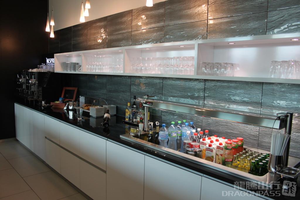 Marhaba Lounge atmosphere, image 3