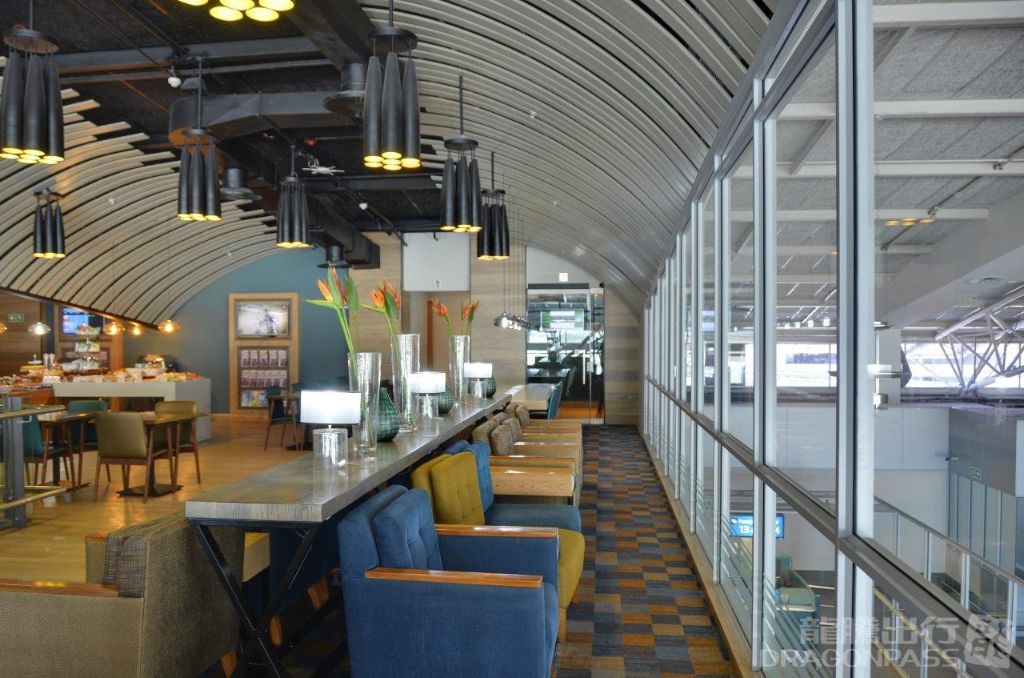 Bidvest Premier Lounge Cape Town International 1 — food & bar