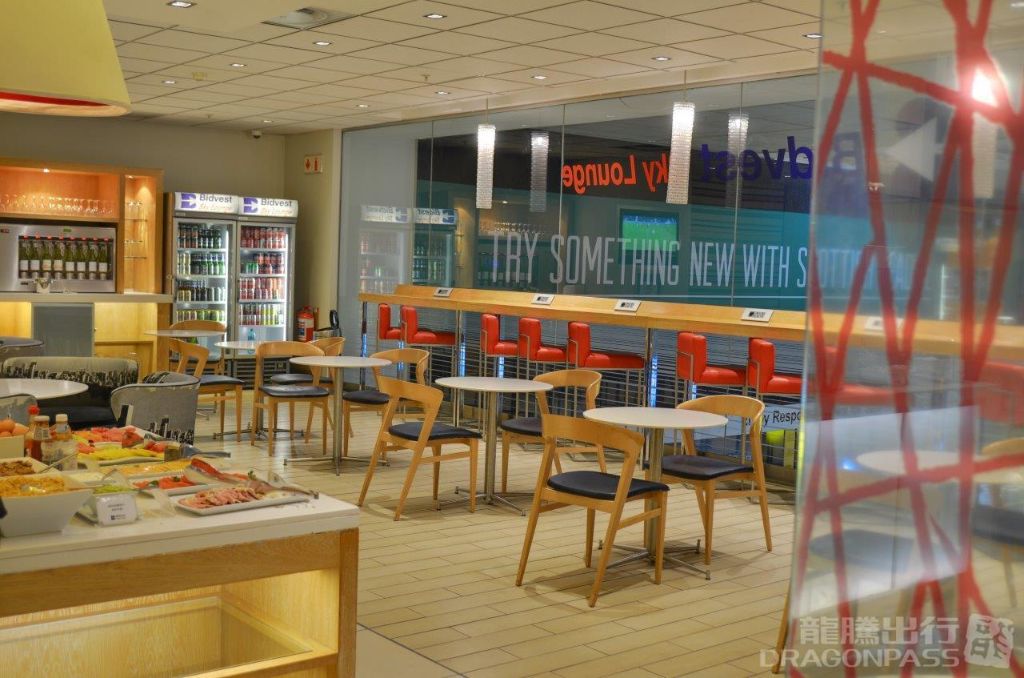 Bidvest SKY Lounge - OR Tambo Domestic — seating area