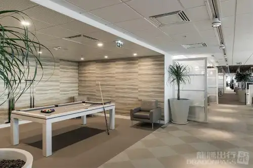 The Infinity Lounge