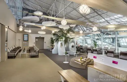 The Canopy Lounge
