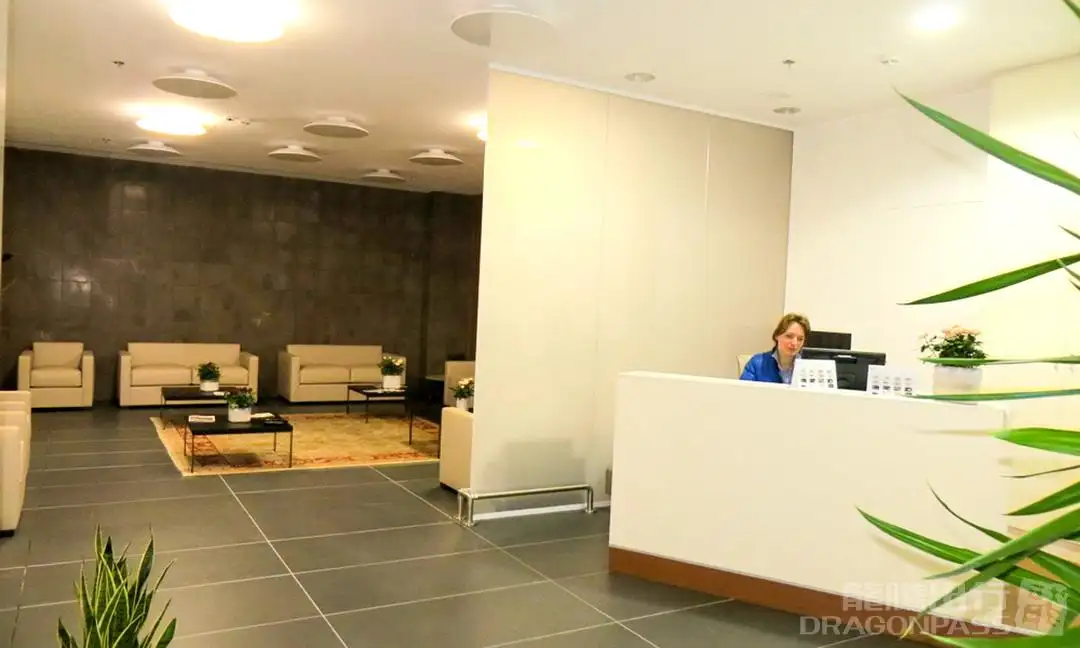 VIP Lounge and Fast Track – photos 1