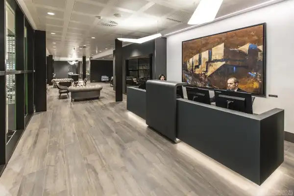 Leonardo Exclusive Lounge - 1