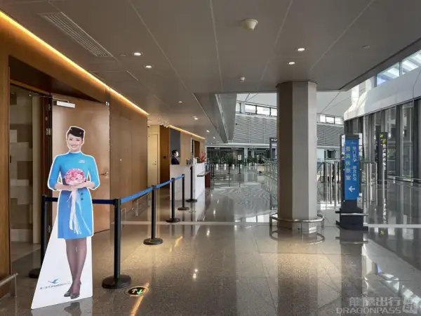 Reception Area Gate 6 – photos 3