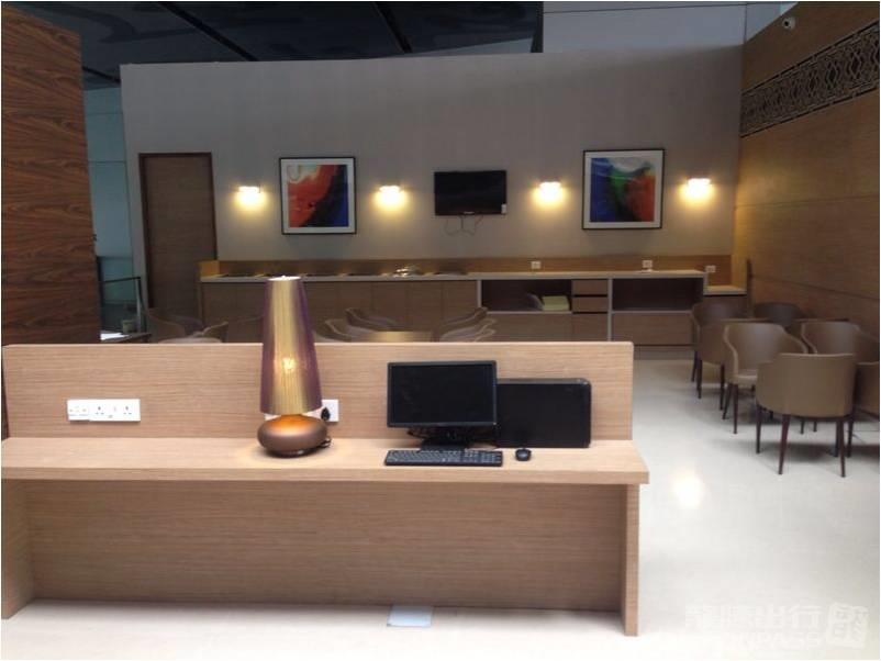 Travel Club Lounge - Dom — food & bar