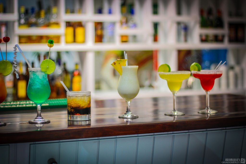 Sala Ambar — food & bar
