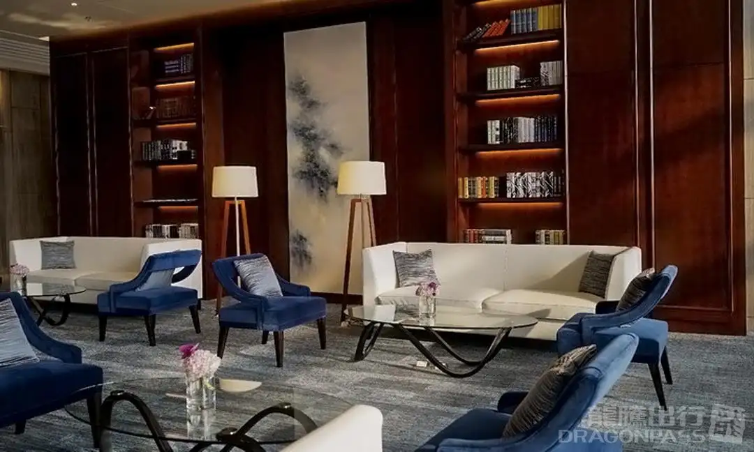 First Class Lounge – photos 7