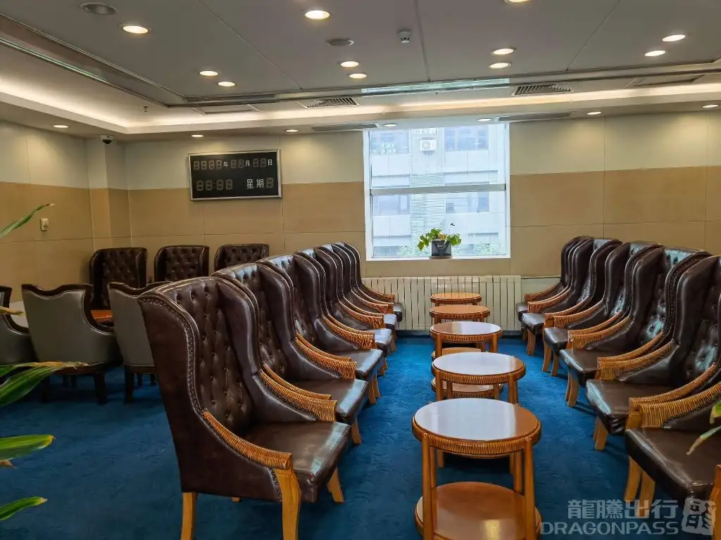 International First Class Lounge – photos 6