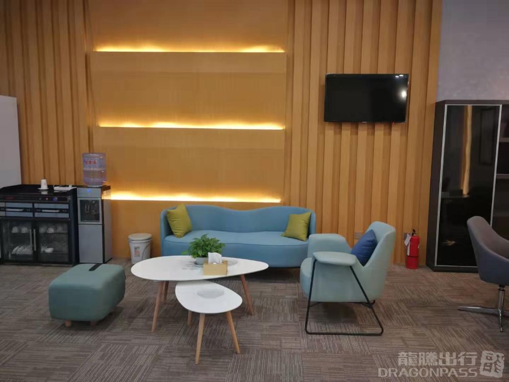 First Class Lounge (No. 2 Lounge) atmosphere, image 9