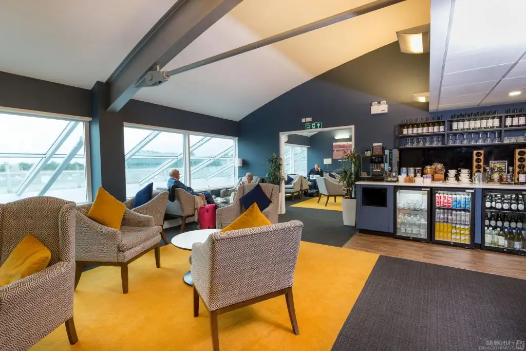 The Spitfire Lounge – photos 4