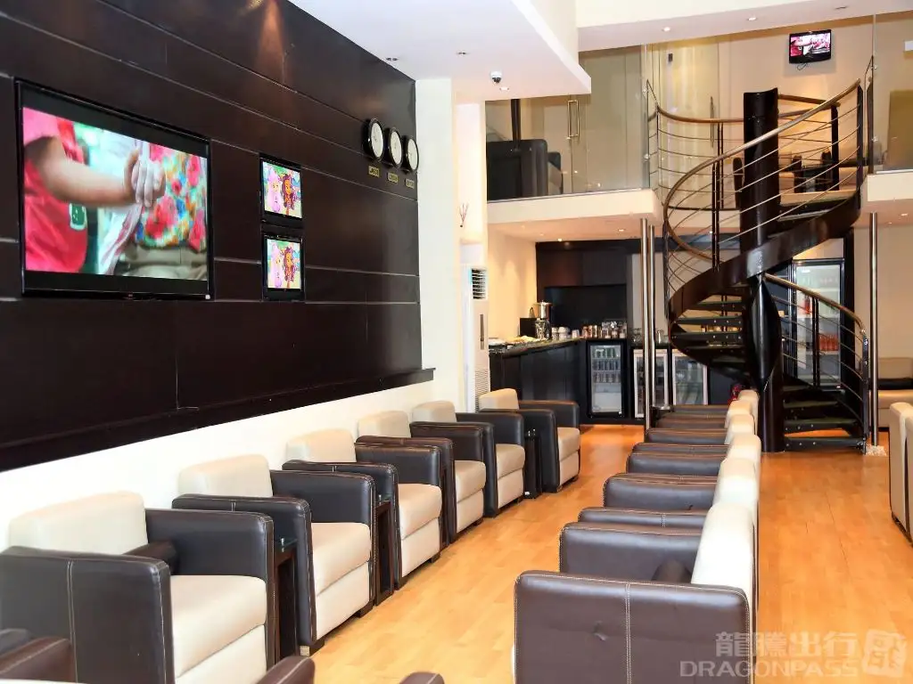 Skyway Premium Lounge – photos 1