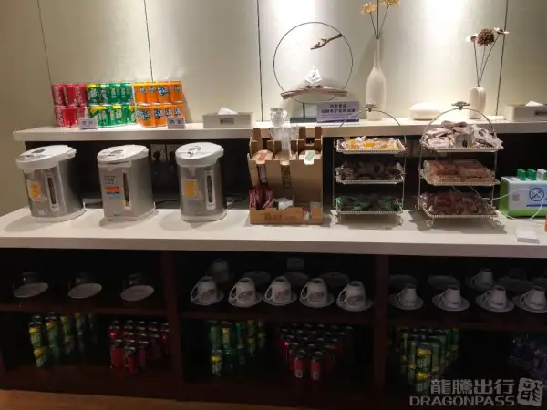 Joyflight No.7 First Class Lounge – photos 4