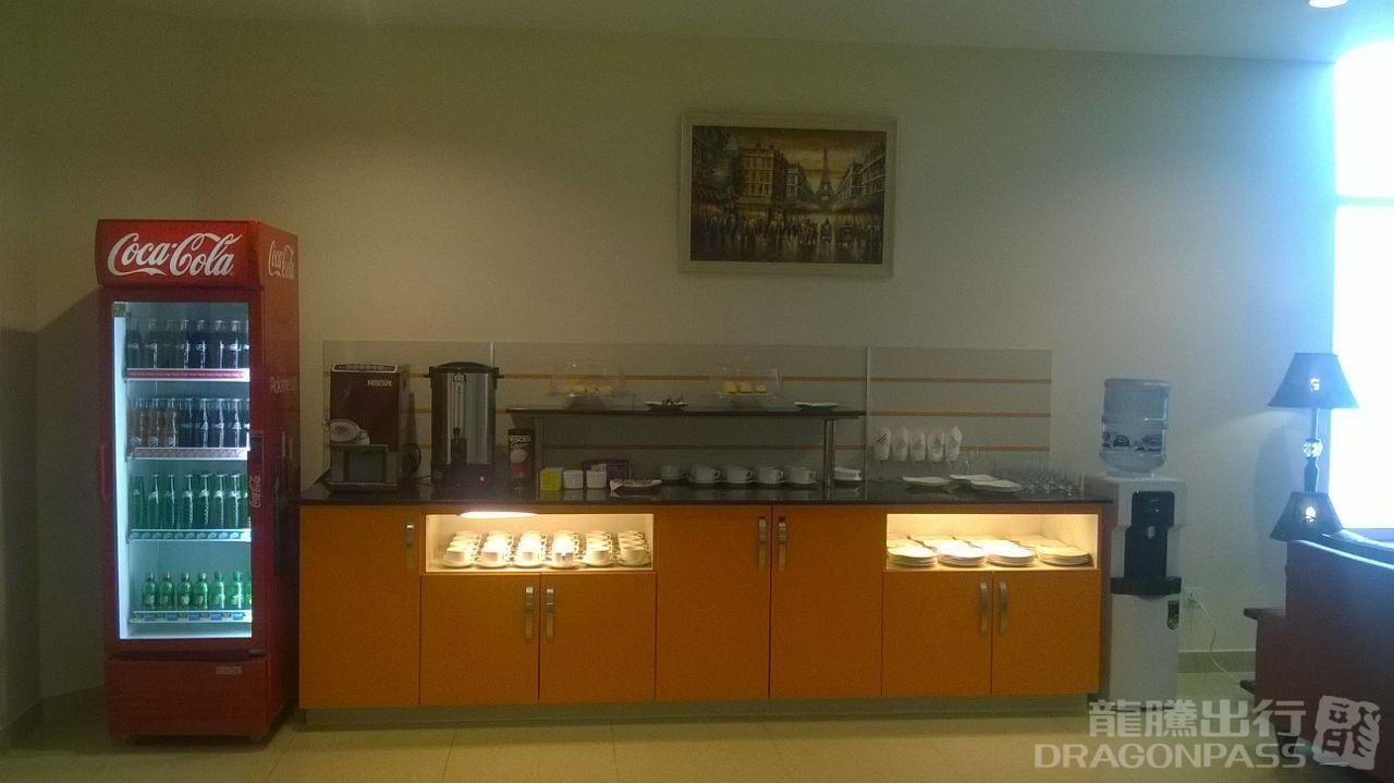 CIP Lounge (Domestic) atmosphere, image 2