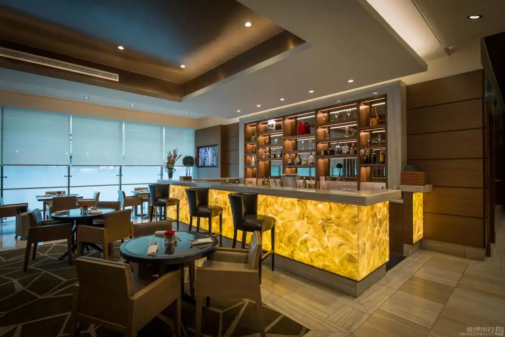 Ahlan Business Class Lounge (Concourse D) – photos 1