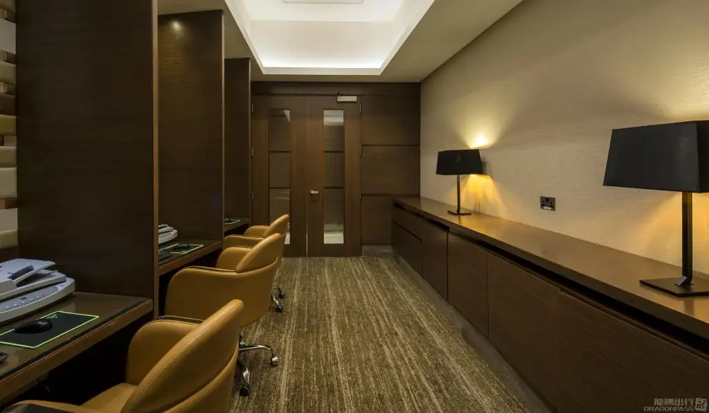 Ahlan First Class Lounge (Concourse D) – photos 7