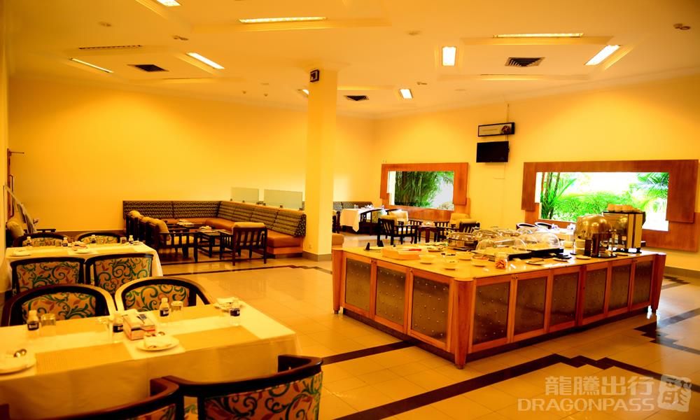 Earth Lounge (International) — seating area