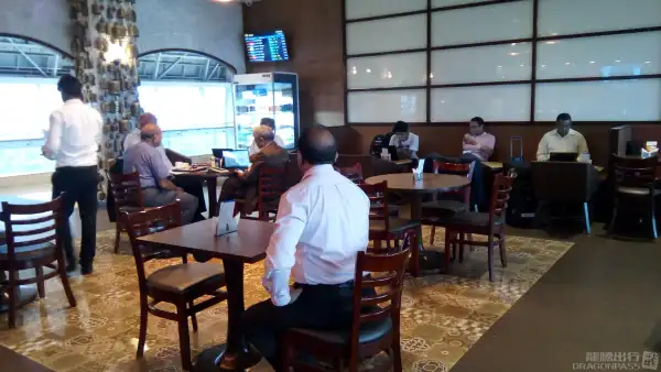 Travel Club Lounge 2 (Domestic) – photos 3