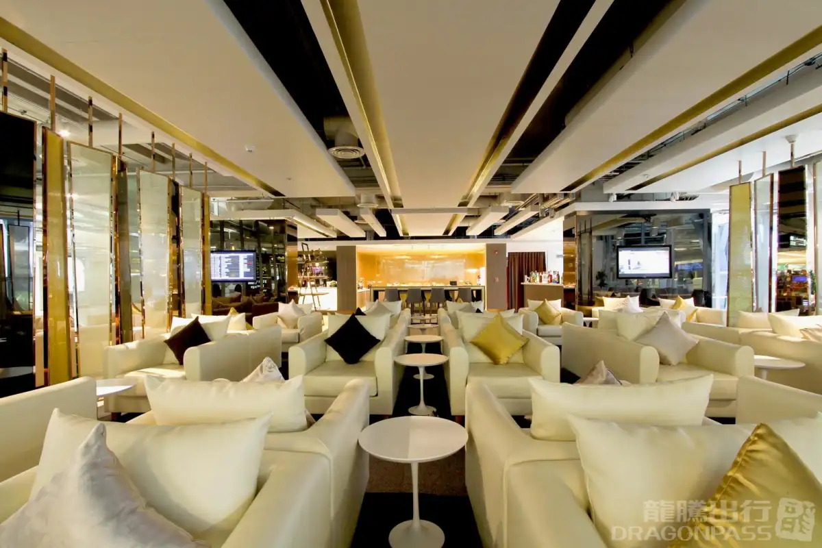 Miracle Business Class Lounge – photos 8