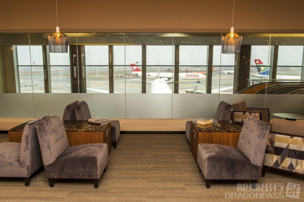 Aspire Airport Lounge — food & bar