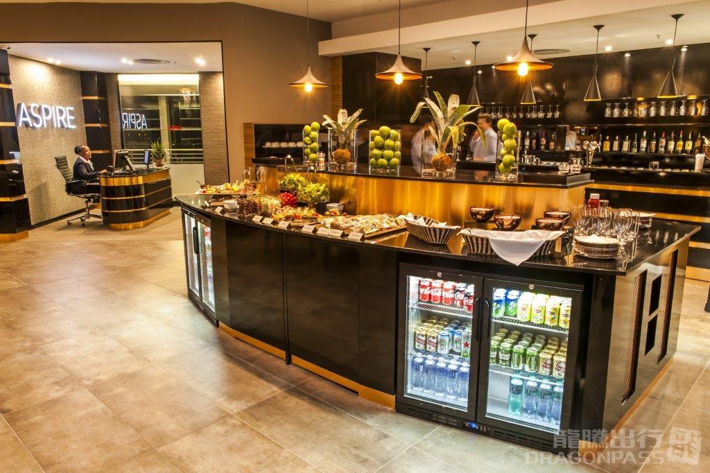 Aspire Lounge atmosphere, image 6