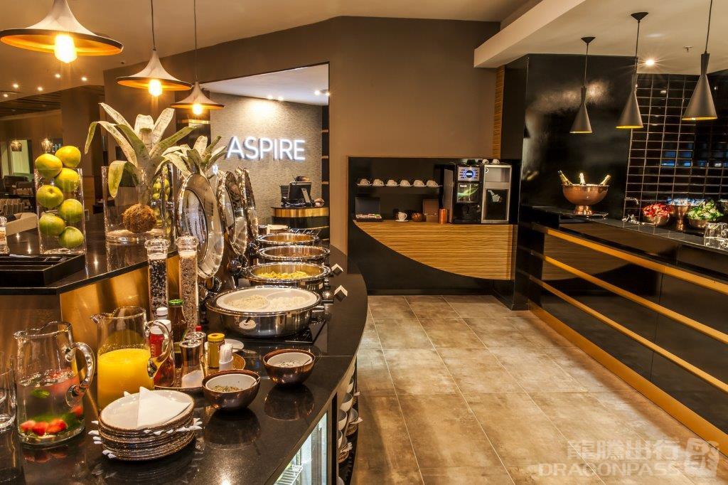 Aspire Lounge atmosphere, image 5
