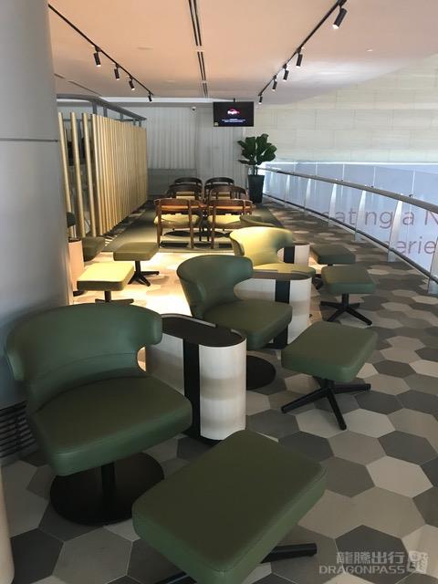 Blossom - Sats & Plaza Pemium Lounge — food & bar