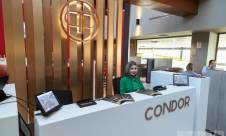 圣地亚哥-阿图罗·梅里诺·贝尼特斯准将国际机场Condor  lounge