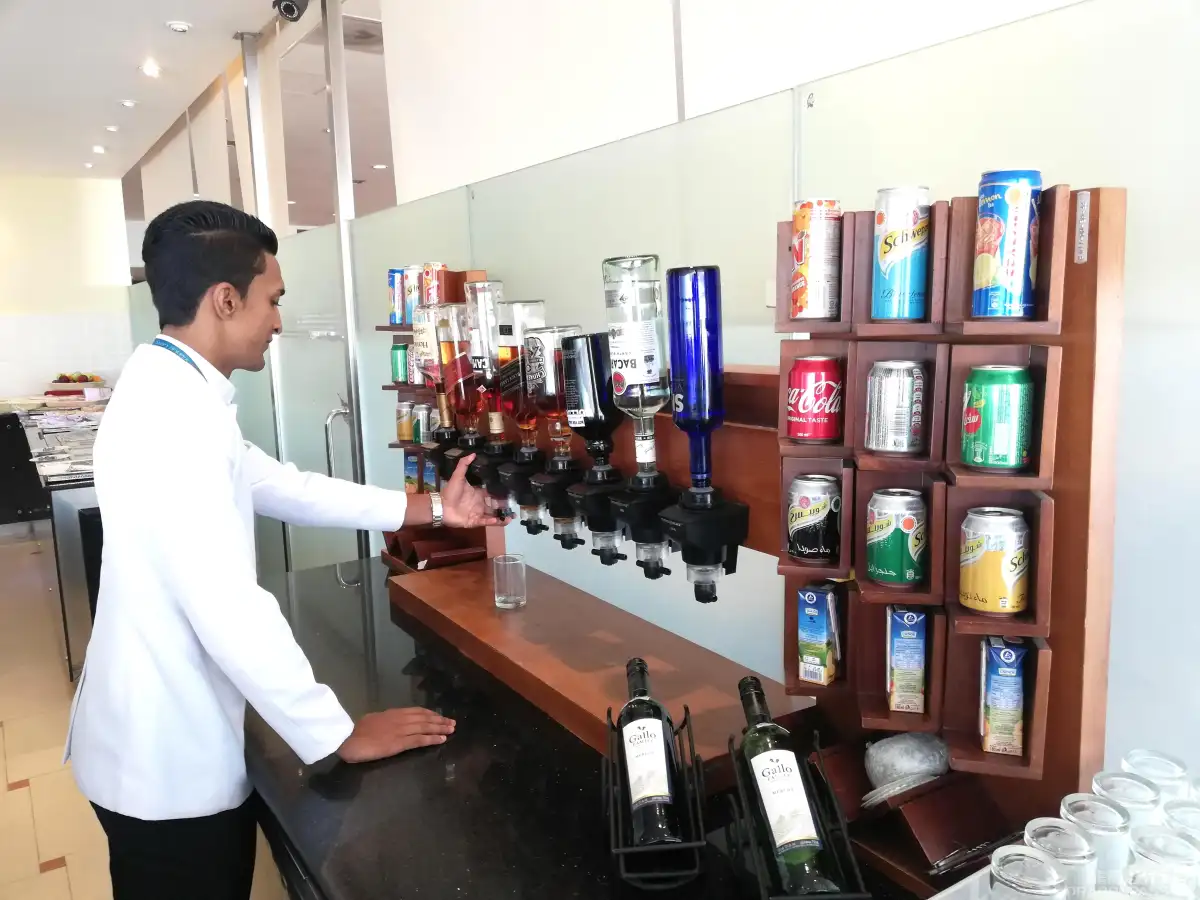 Palm Strip Lounge – photos 1
