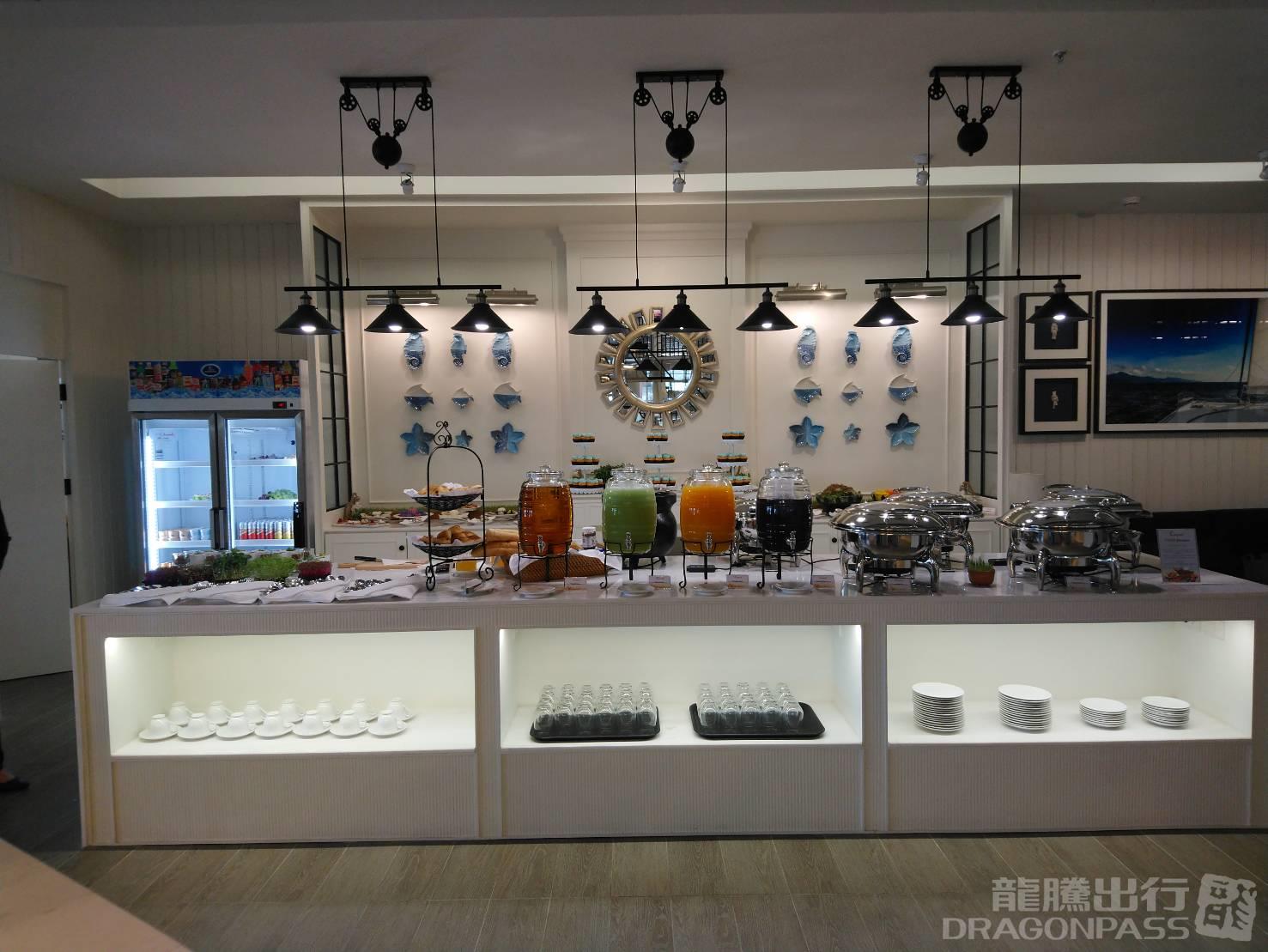 Coral Beach Lounge (Coral Executive Lounge) — seating area