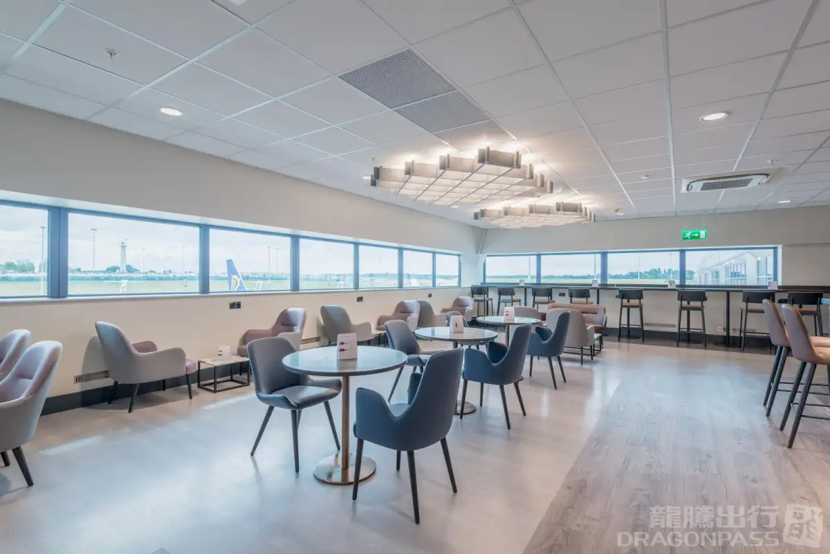 Aspire Lounge (South) – photos 7
