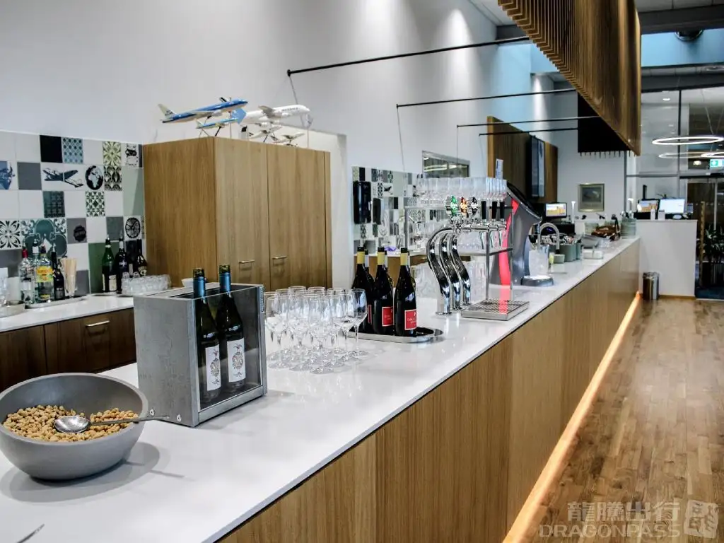 King Amlet Lounge – photos 6