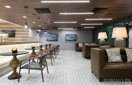 CUNMERA Business Lounge Domestic