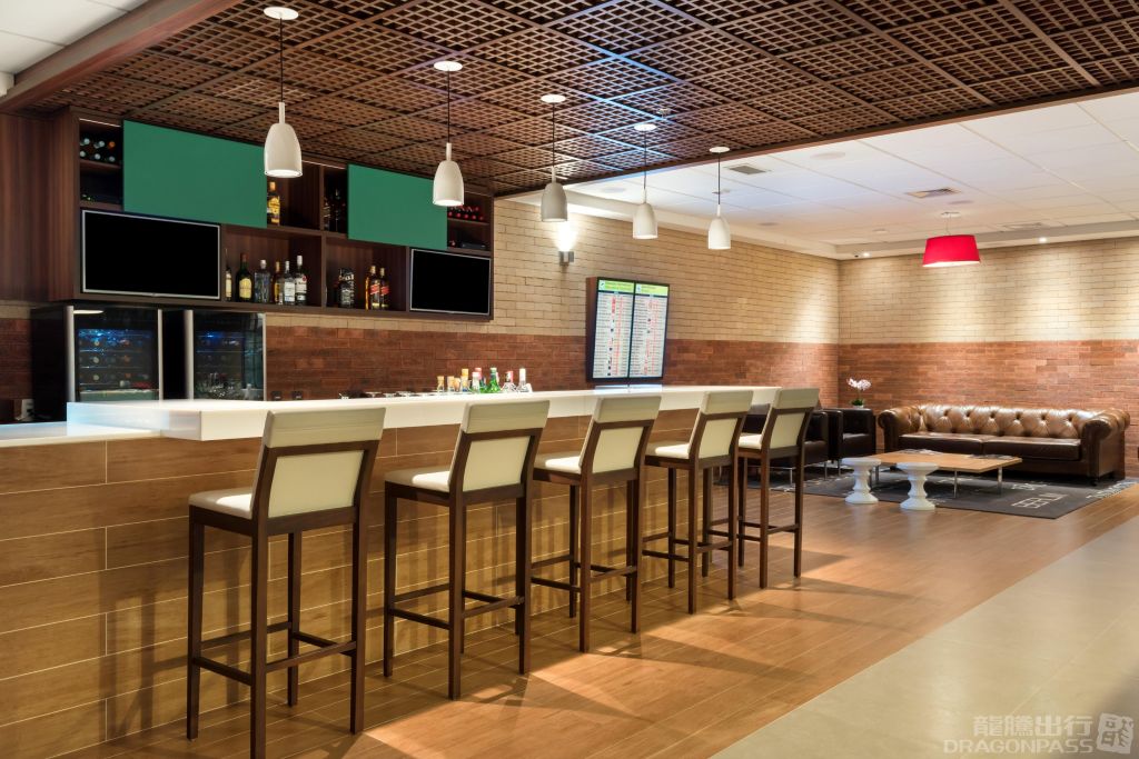 Tryp GRU Airport (Restaurant/Lounge Area) atmosphere, image 2