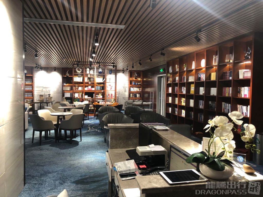Book Bar atmosphere, image 8