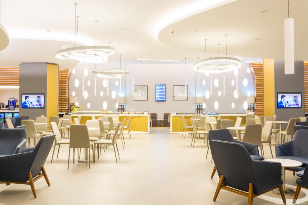 Ahlein Premium Lounge — seating area