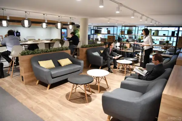 Premium Traveller Lounge - 1