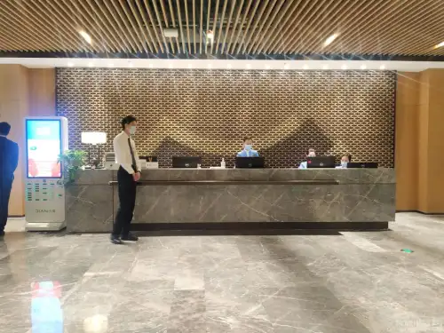 V9 Business Lounge