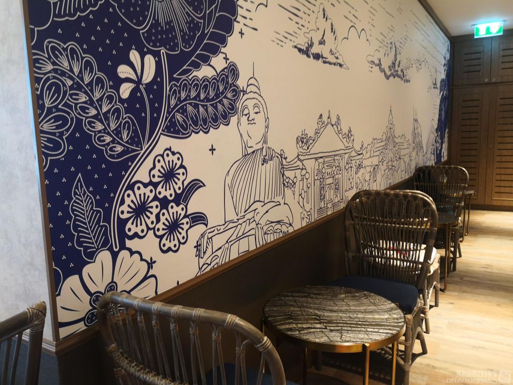 Blue Ribbon Lounge — food & bar