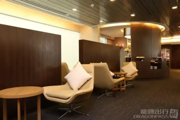 Miracle First Class Lounge – photos 3