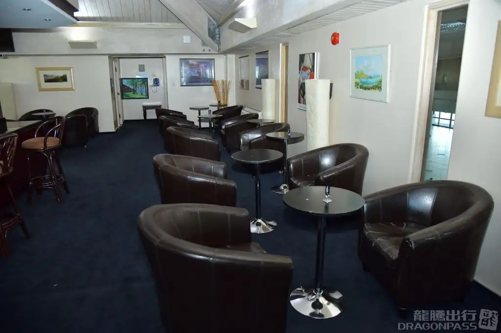 Iyanola Executive Lounge – photos 2